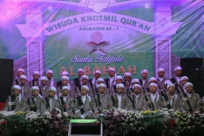 Santri Hafidz Hafidzah Ponpes Tahfidz Al Bahjah - tahfidzalbahjah.com