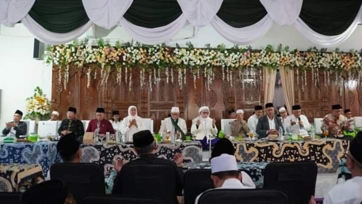 Peringatan Harlah ke-25 Pondok Pesantren Sunan Bejagung Tuban: Khofifah, KH Marzuki Mustamar, dan KH Miftachul Akhyar Hadir dalam Pengajian Puncak