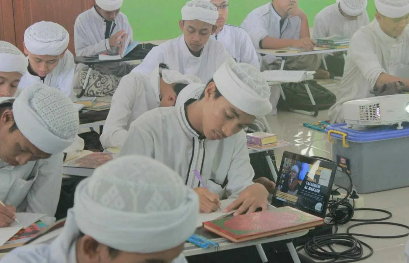 Alternatif Belajar Agama Secara Online